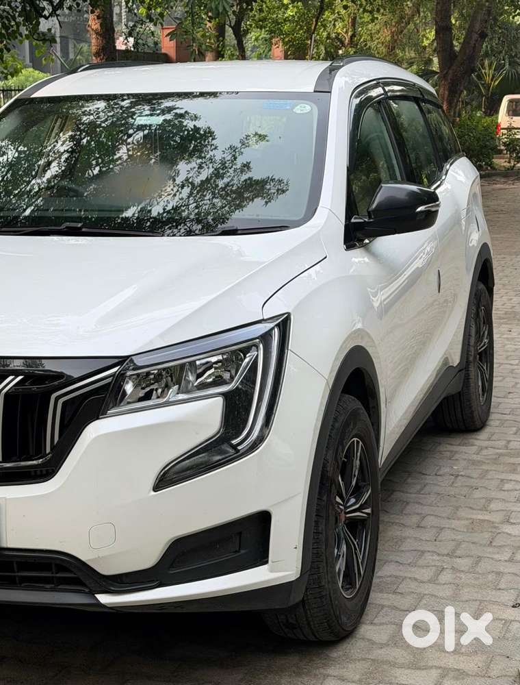Mahindra Xuv700 Mx Petrol Mt 5 Str (e), 2022, Petrol