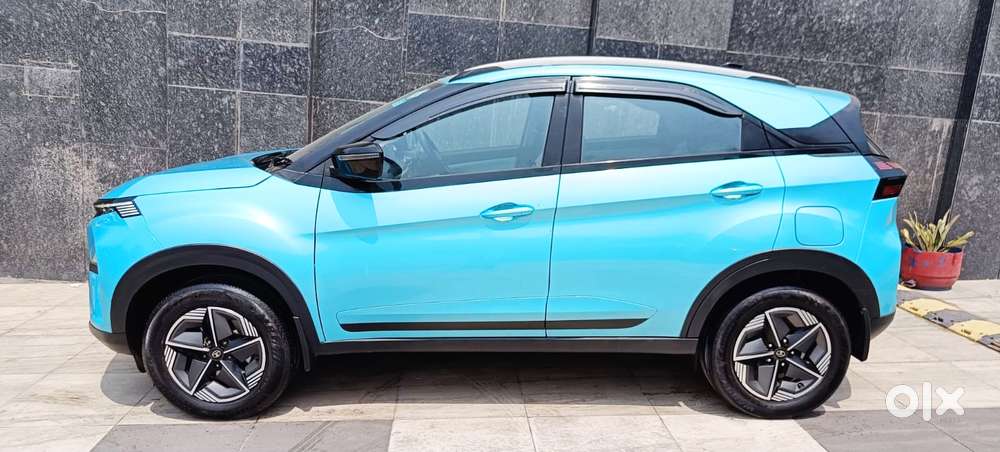 Tata Nexon Creative 1.2 Revotron Petrol 6 Mt, 2025, Cng & Hybrids