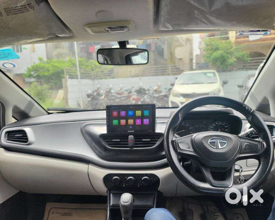 Tata Altroz 1.2 Xe, 2022, Petrol