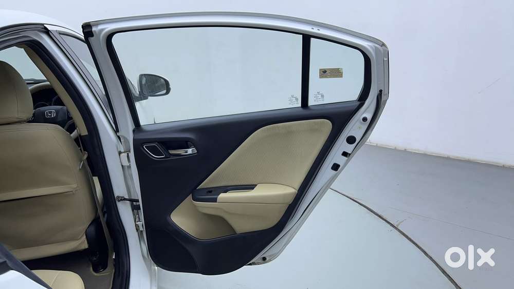 Honda City 1.5 V 4th Gen I-vtec Mt, 2022, Petrol