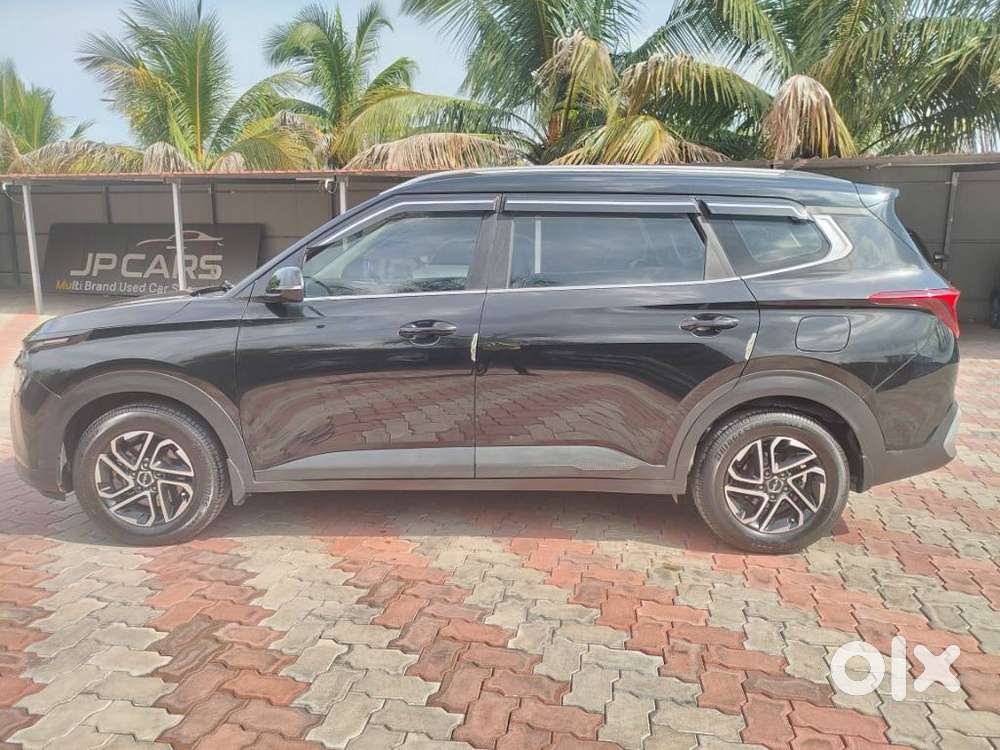 Kia Carens, 2023, Petrol