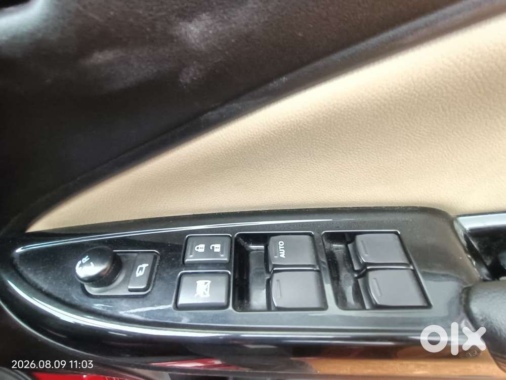 Toyota Glanza G Smart Hybrid, 2025, Petrol