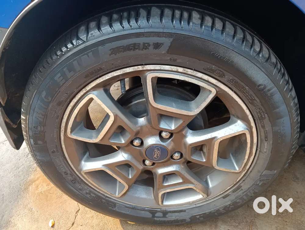 Ford Ecosport With Alloy 17inc9h