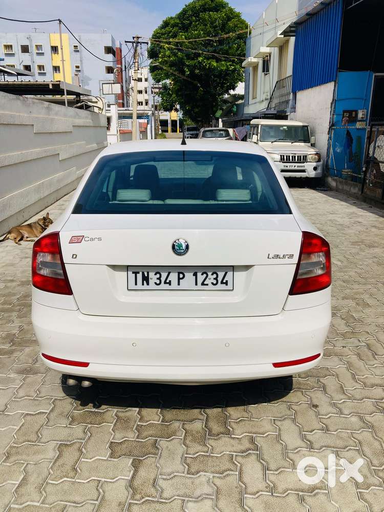 Skoda Laura Ambiente 2.0 Tdi Cr Manual, 2010, Diesel