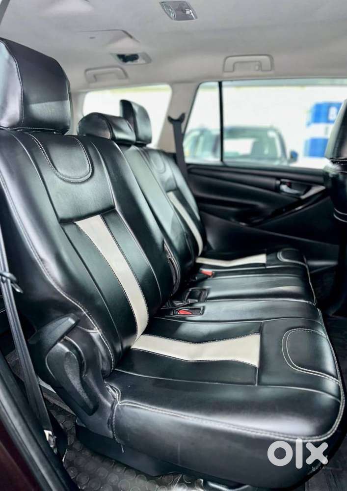 Toyota Innova Crysta 2.8 Gx At 8 Seater, 2016, Diesel