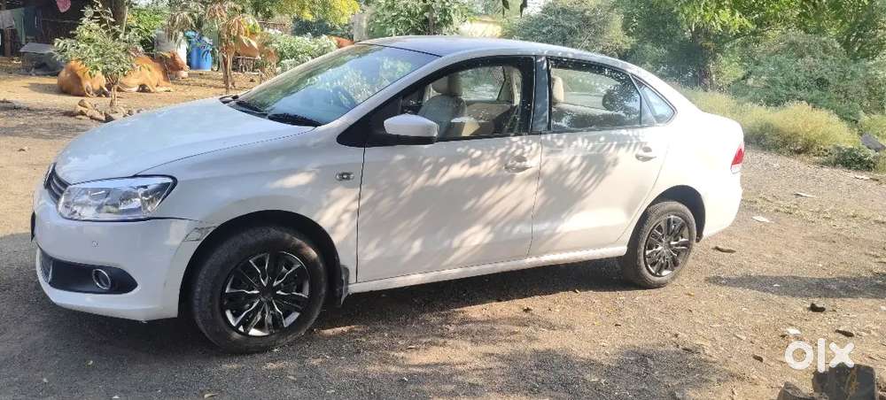 Volkswagen Vento Petrol Manual 2011