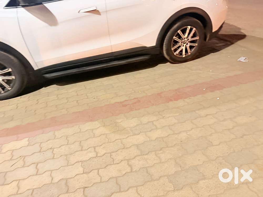 Mahindra Xuv700 Ax7 Luxury Pack Awd, 2023, Diesel