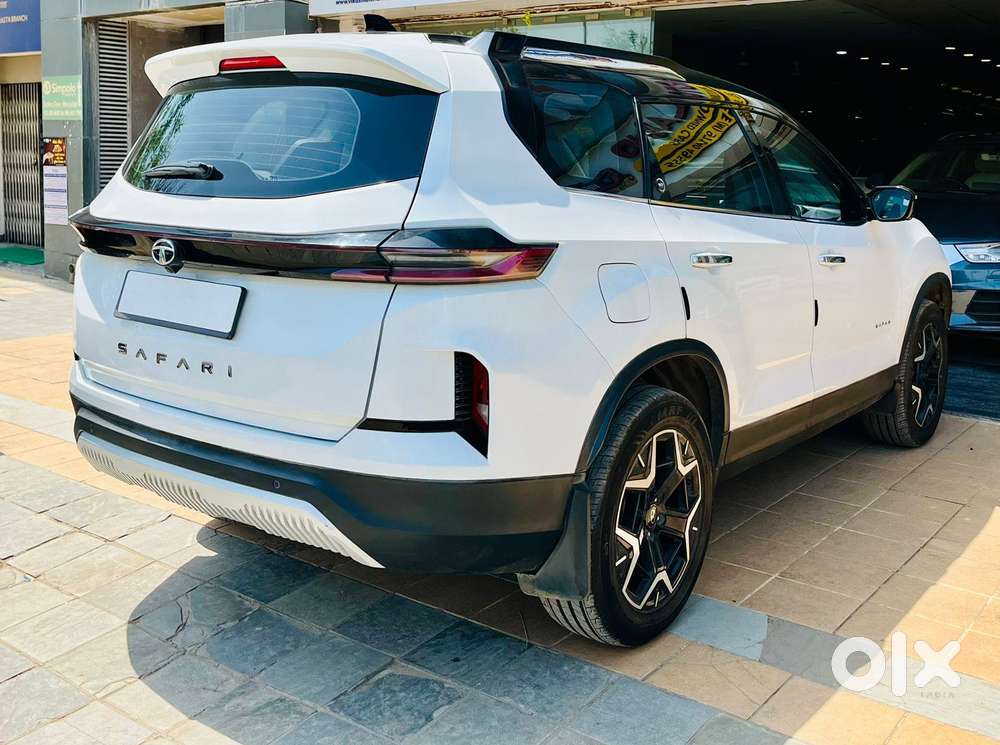 Tata Safari Accomplished Dark Edition At, 2024, Diesel