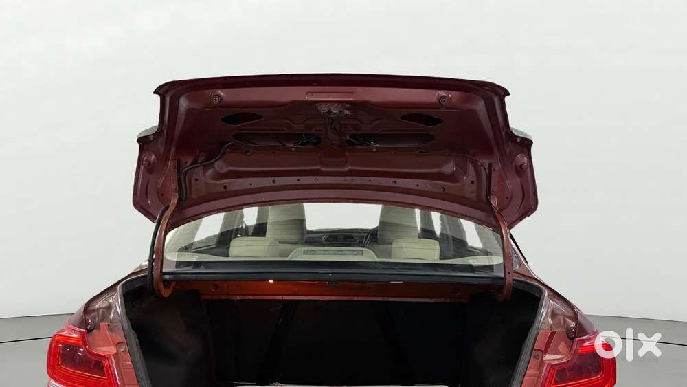 Maruti Suzuki Swift Dzire Zxi + Amt, 2017, Petrol