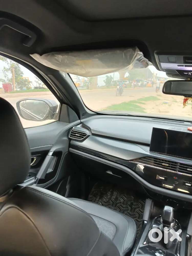 Tata Safari Diesel 2024 Manual Dark