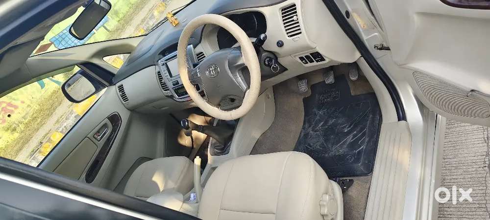 Toyota Innova 2013
