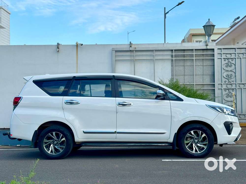 Toyota Innova Crysta 2.4 Leadership Edition, 2022, Diesel