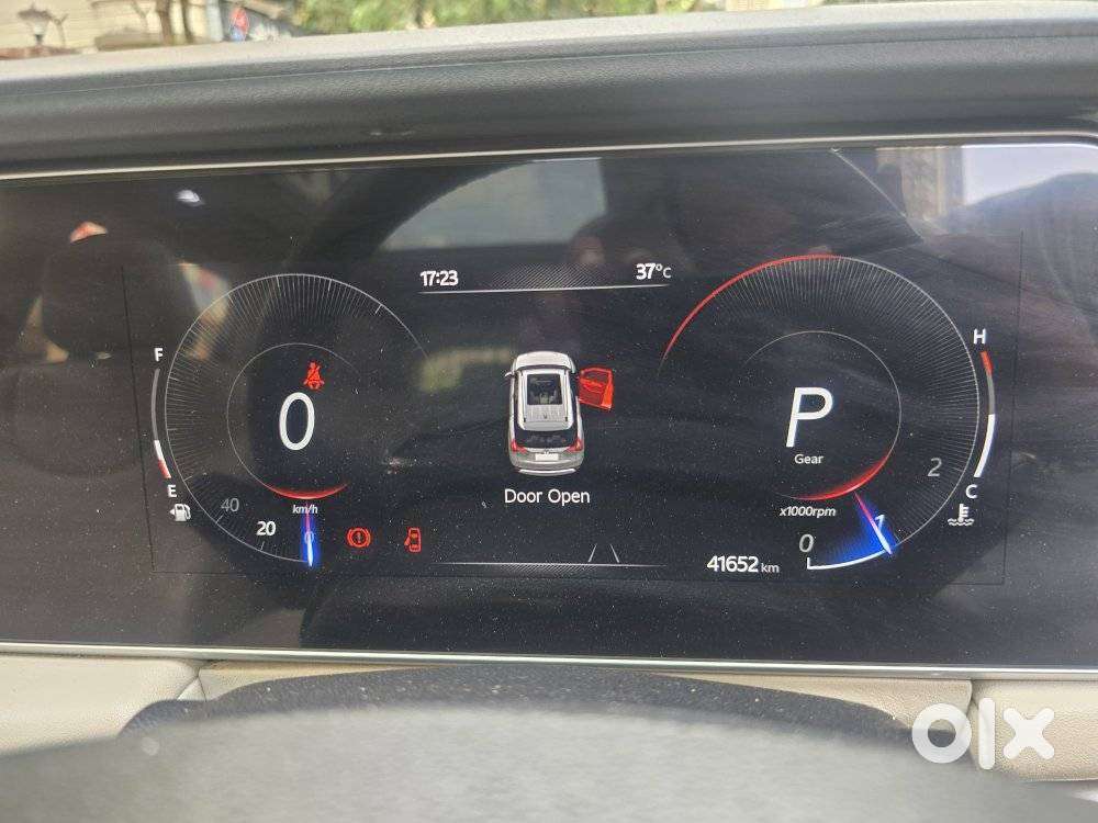 Mahindra Xuv700 2.2 Ax 7 Diesel At Luxury Pack Str, 2022, Diesel