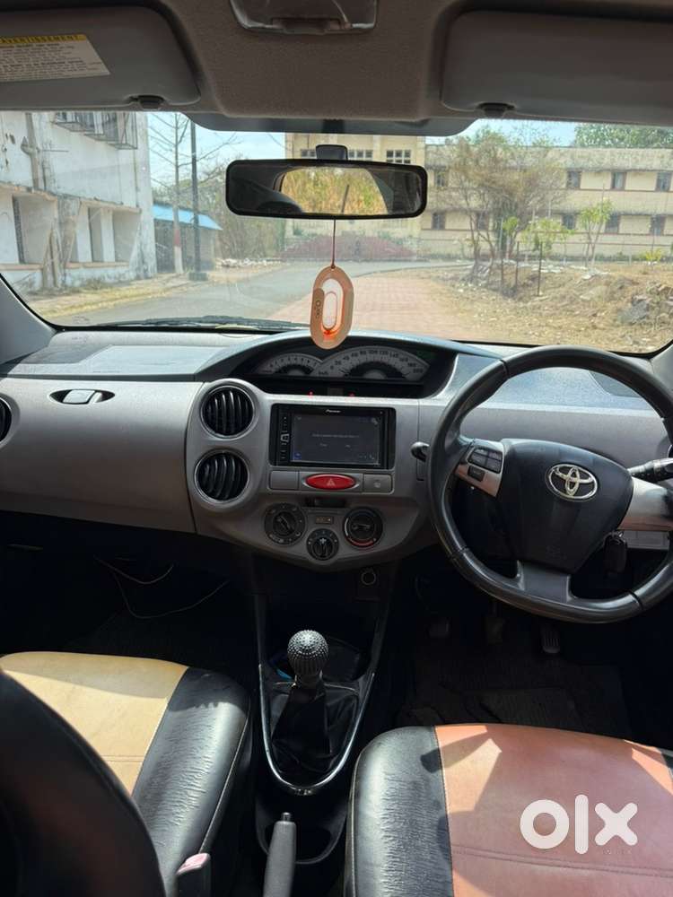Toyota Etios Liva 2011 Petrol Well Maintained