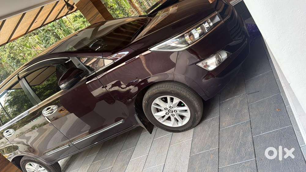 Toyota Innova Crysta 2018 Diesel Well Maintained