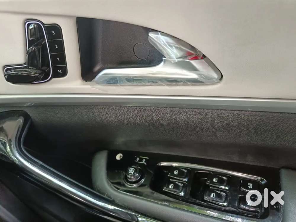 Mahindra Xuv700 Diesel 7 Manual Luxury 2025