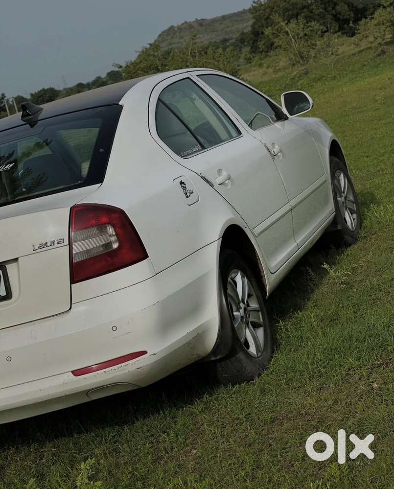 Skoda Laura Elegance 2010 Ower 6 Hai  Gadi Me 1 Rupay Ka Kaam Nhi Hai