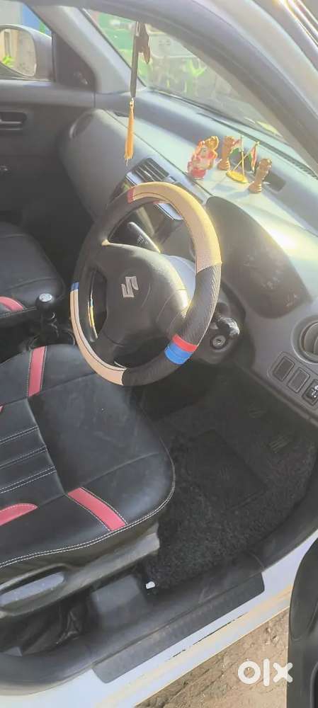 मेरी गाड़ी में कोही भी काम नही हे मुझे पैसे की जरूरत हे इस लिए बेचनाहे