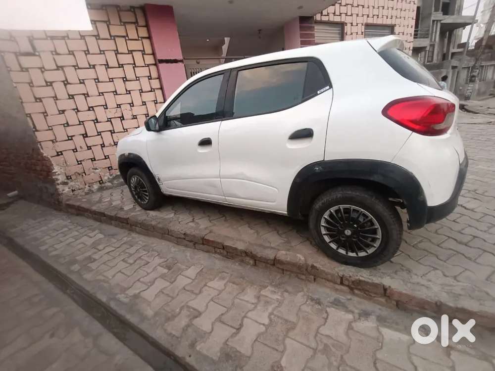 Mahindra Renault Logan Petrol 2016