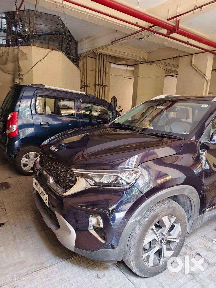Beautiful Fully Loaded Imperial Blue Kia Sonet