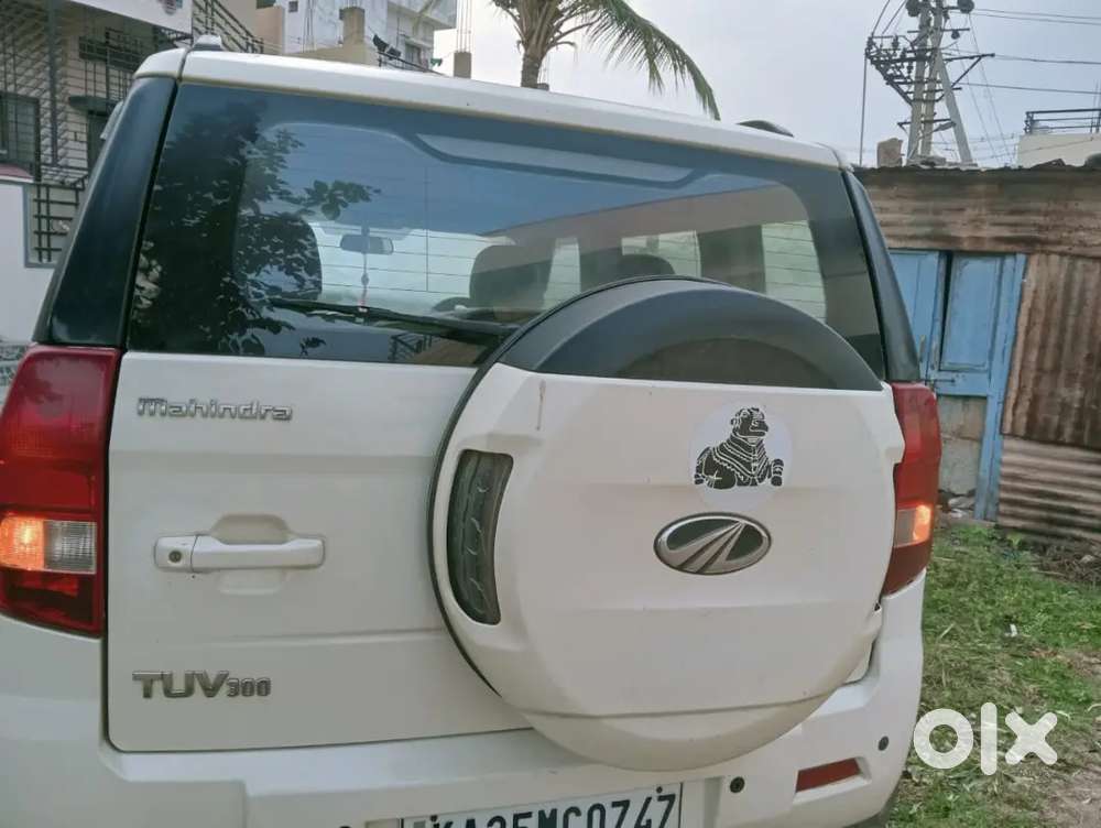 Mahindra Tuv 300 2017 Diesel 123000 Km Driven