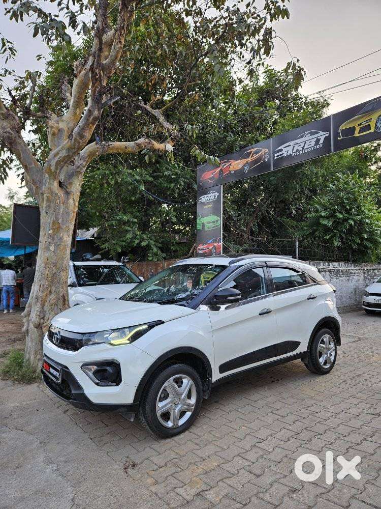 Tata Nexon 1.2 Revotron Xm Plus (s), 2023, Petrol