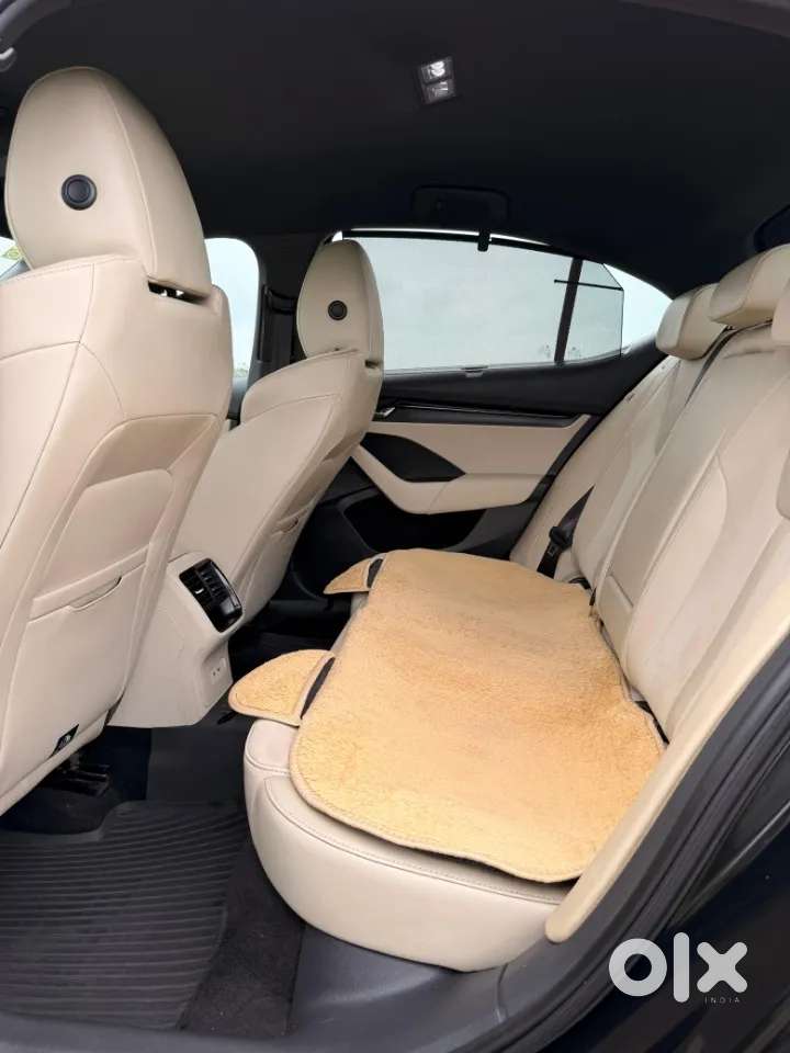 Skoda Octavia 2.0 L K Tsi At, 2022, Petrol