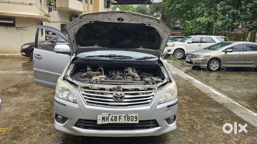 Toyota Innova 2.5 Vx 8 Seater Bs Iv, 2013, Diesel