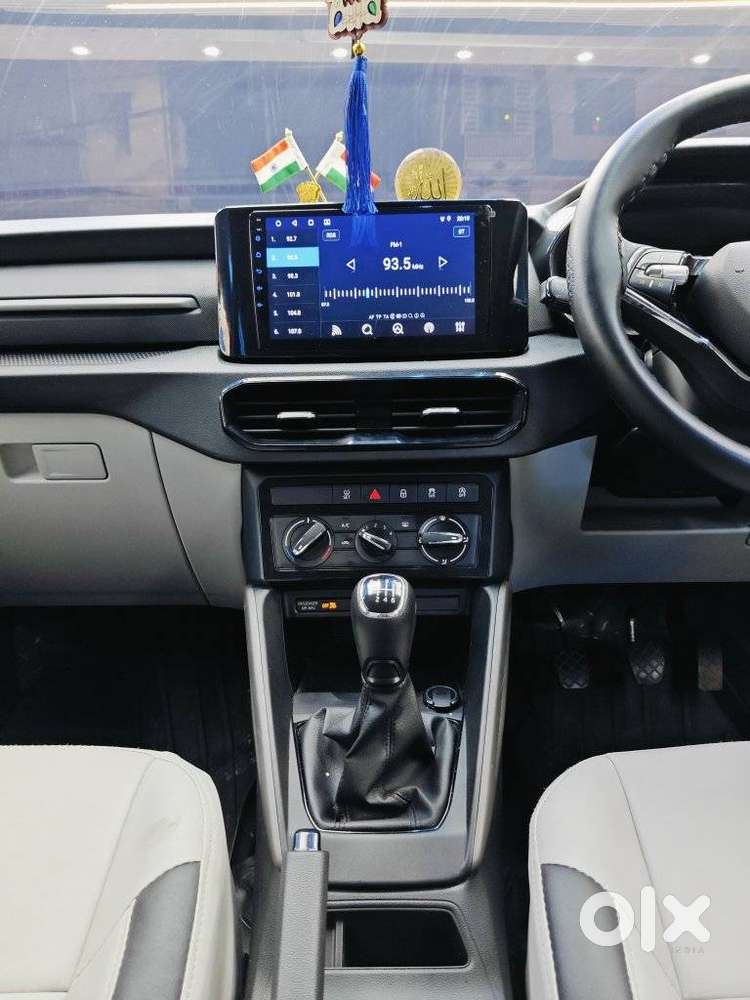 Skoda Kylaq Signature, 2025, Petrol