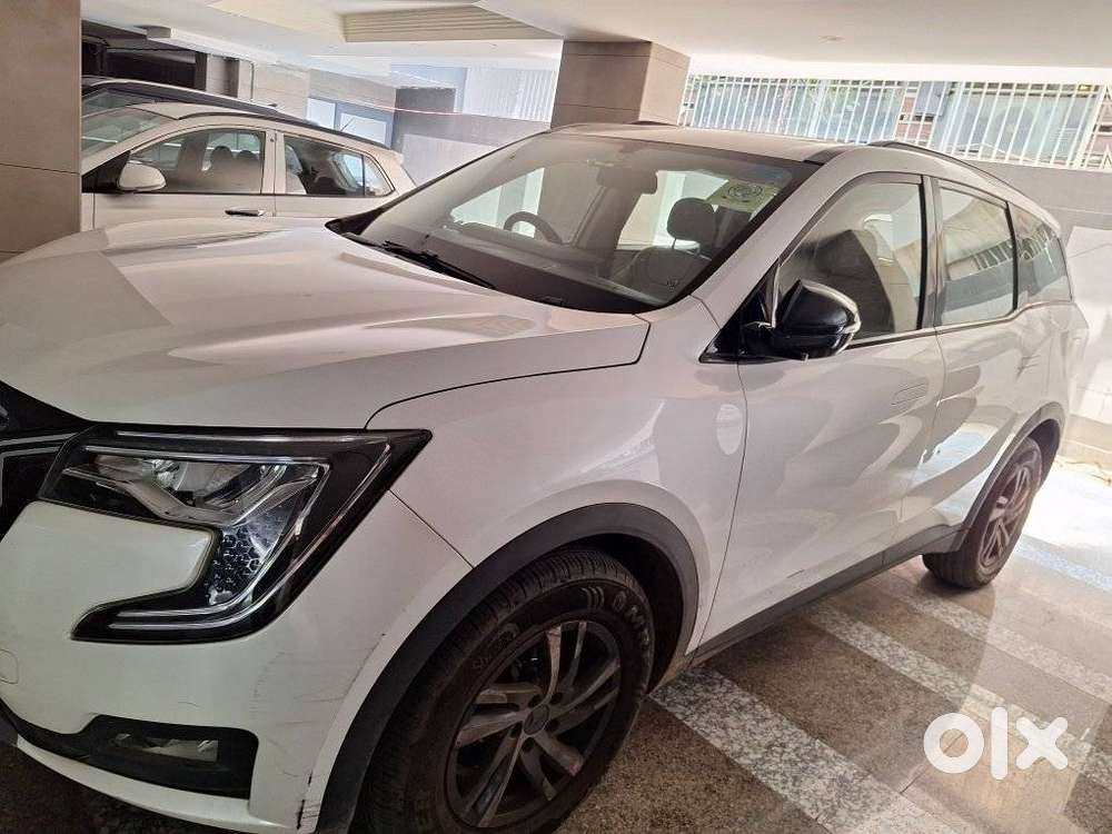Mahindra Xuv700 2.0 Ax 5 Petrol At Str, 2021, Petrol