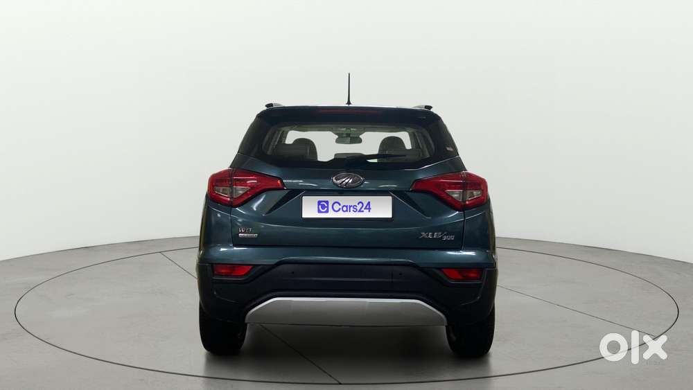 Mahindra Xuv300 1.2 W8 (o) Amt Petrol, 2021, Petrol