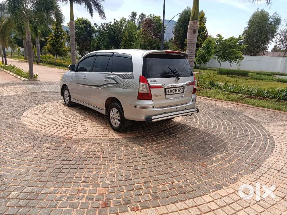 Toyota Innova V  2012 Diesel 194000 Km Driven Showroom History