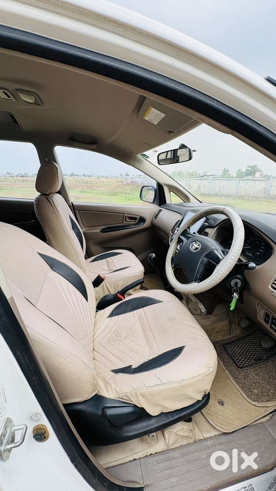 Toyota Innova 2.5 G (diesel) 8 Seater, 2016, Diesel