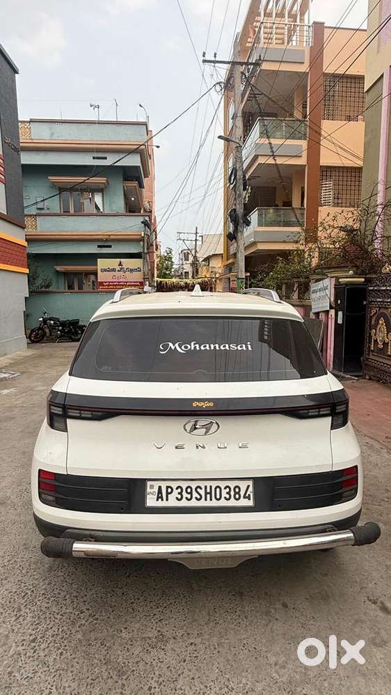 Hyundai Venue 2023 Petrol Good Condition