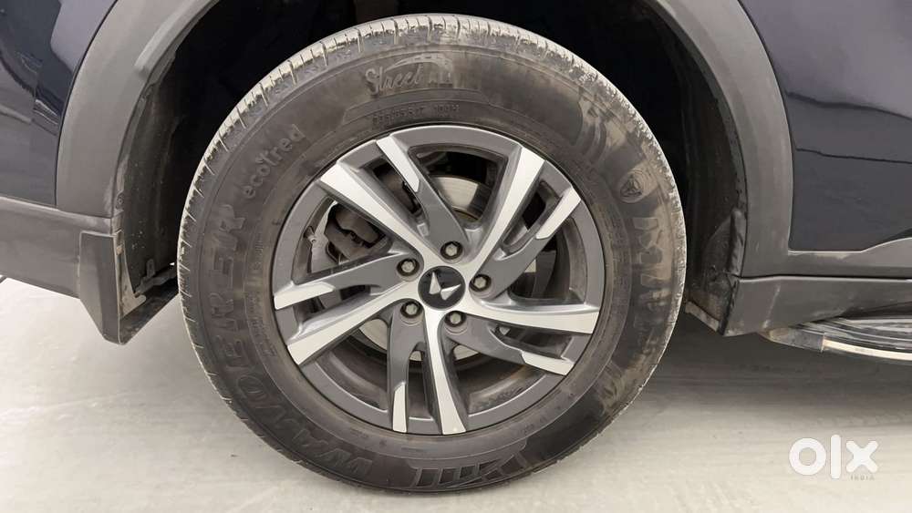 Mahindra Xuv700 2.2 Ax 5 Diesel At 7 Str, 2024, Diesel