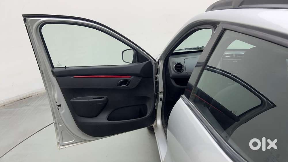 Renault Kwid 1.0 Rxt Live For More Edition, 2017, Petrol