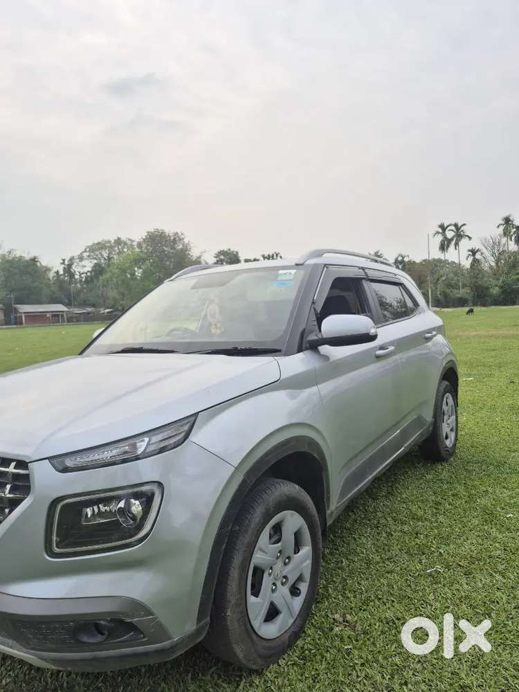 Hyundai Venue 2022 Petrol Well Maintained