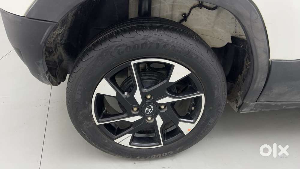 Tata Punch Accomplished Dazzle Sunroof Cng, 2024, Cng & Hybrids