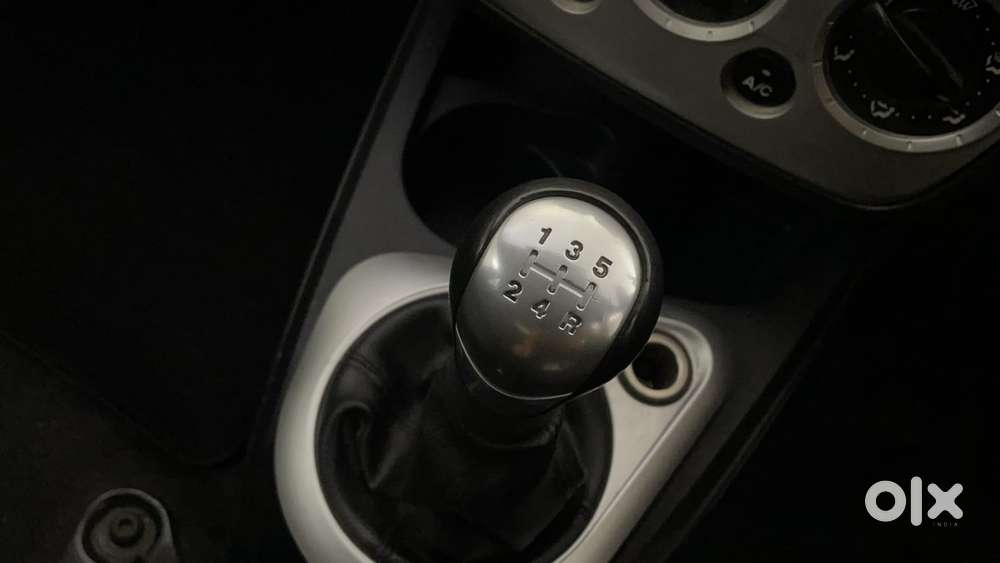 Ford Figo 2010-2012 Petrol Zxi, 2013, Petrol