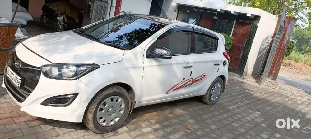 Hyundai I20 Magna Optional 2014 Cng & Petrol Well Maintained