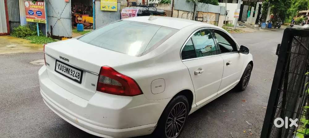 Volvo S80 3.2  2009 Petrol 117000 Km Driven