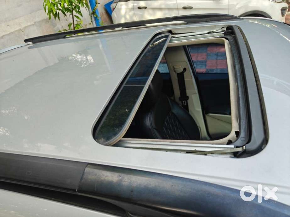 Mahindra Xuv300 W4, 2023, Petrol