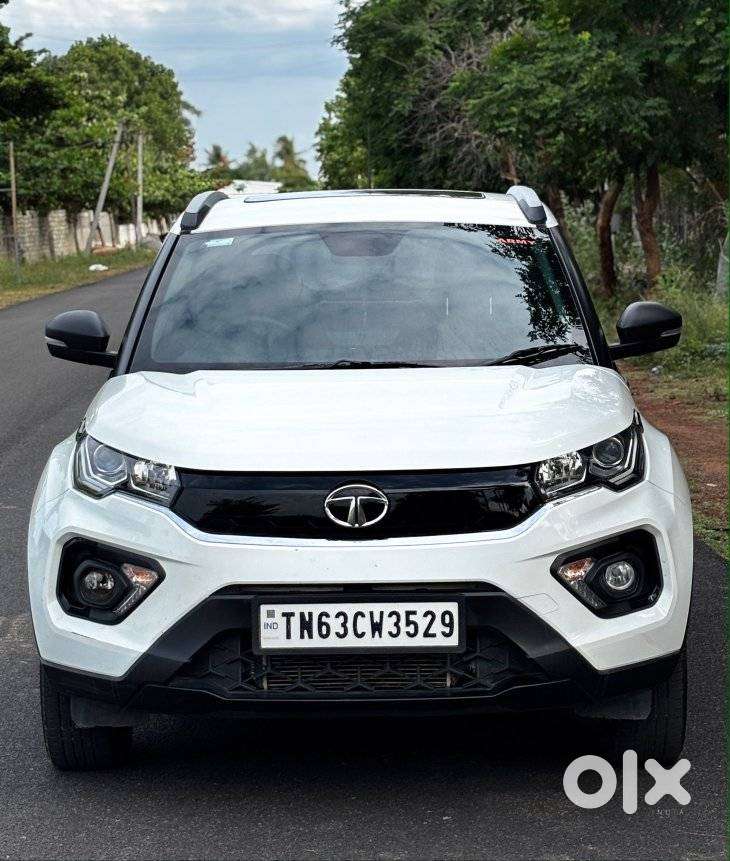 Tata Nexon, 2023, Petrol
