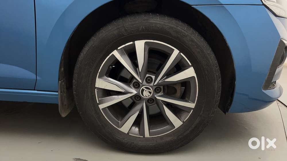 Skoda Slavia Style 1.0l Tsi At, 2022, Petrol