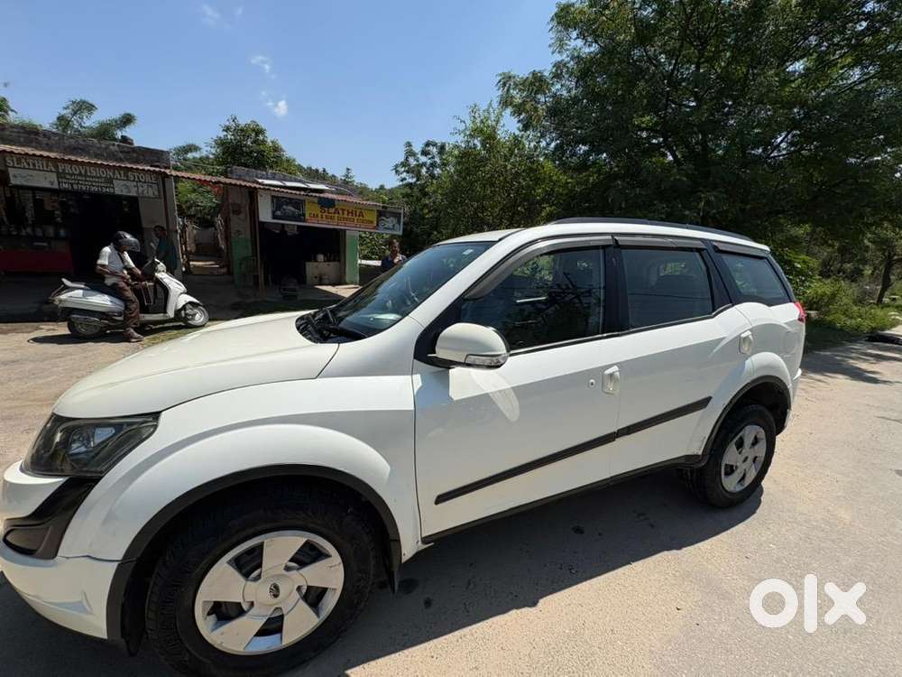 Mahindra Xuv500 2017 Diesel 5new Tyers Excillent Conditon 7 Seater