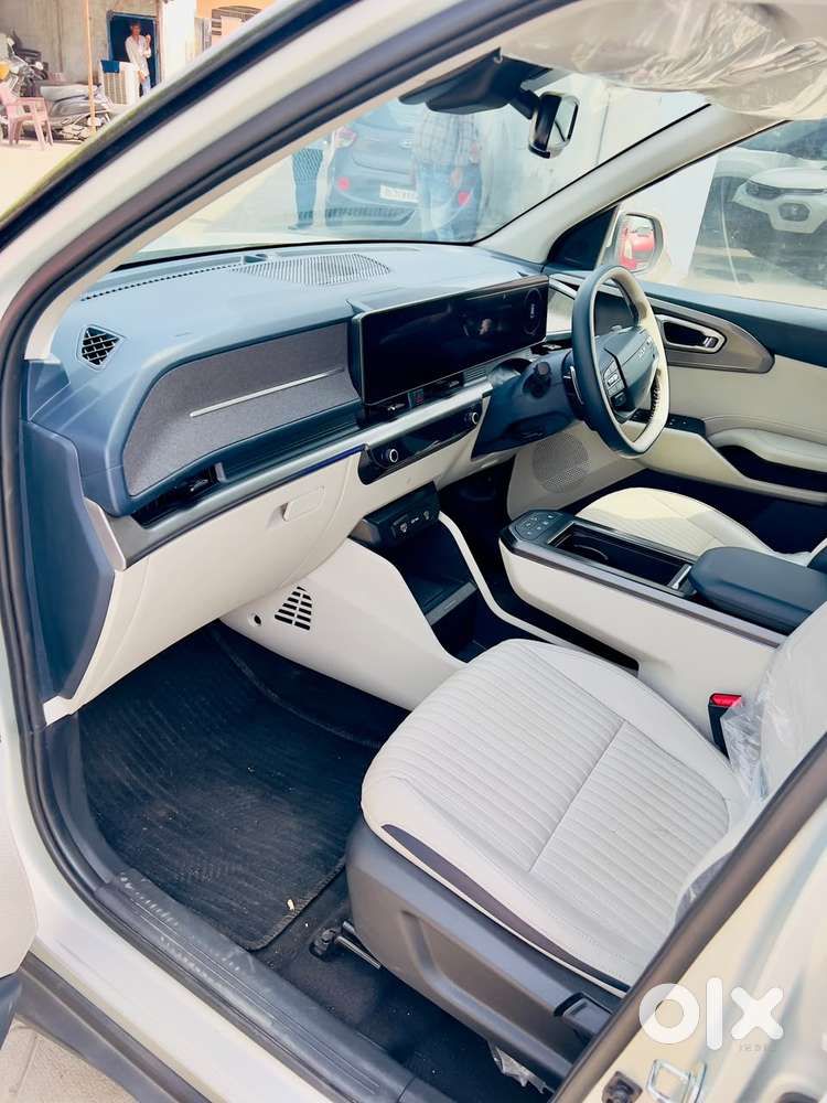 Kia Carens Clavis Ev Htk+, 2025, Electric