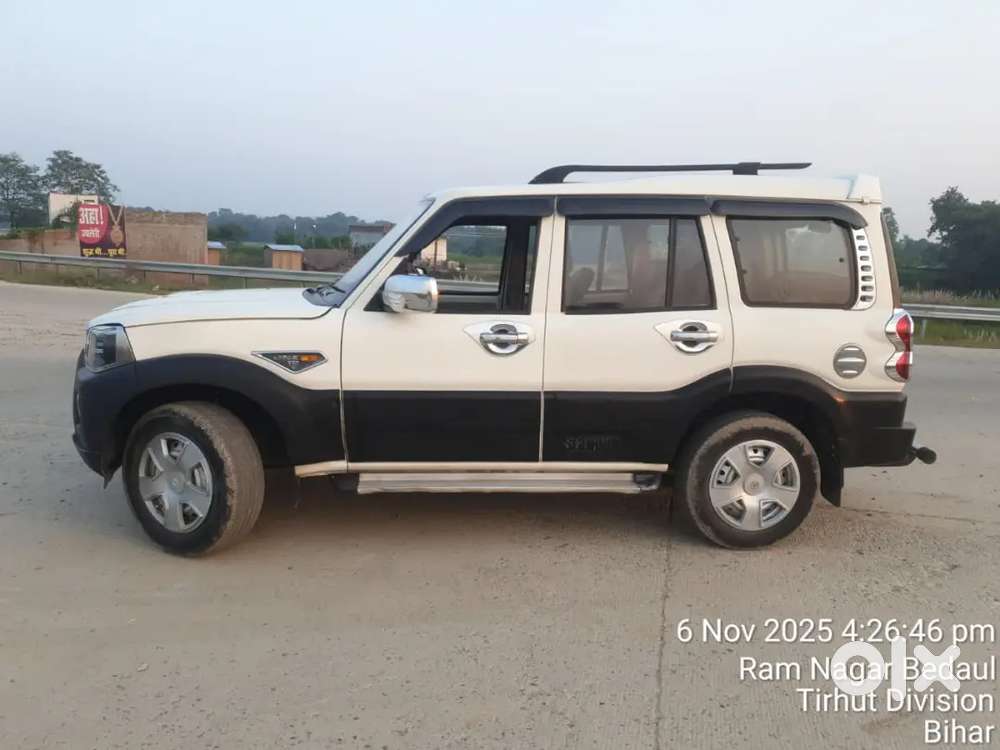 Mahindra Scorpio S4 2015