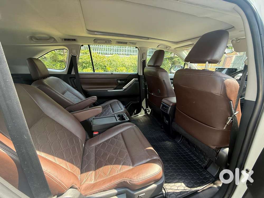 Toyota Innova Hycross 2.0 Zx (o) Hybrid 7 Str, 2023, Electric