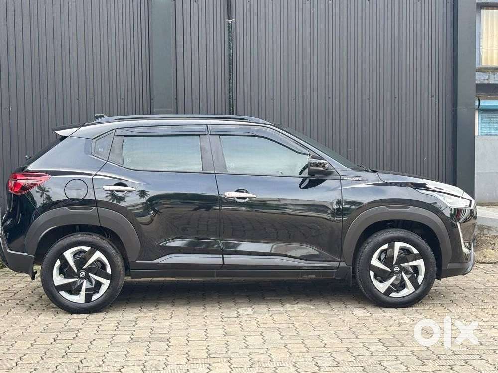 Nissan Magnite Kuro Edition Petrol Amt, 2025, Petrol
