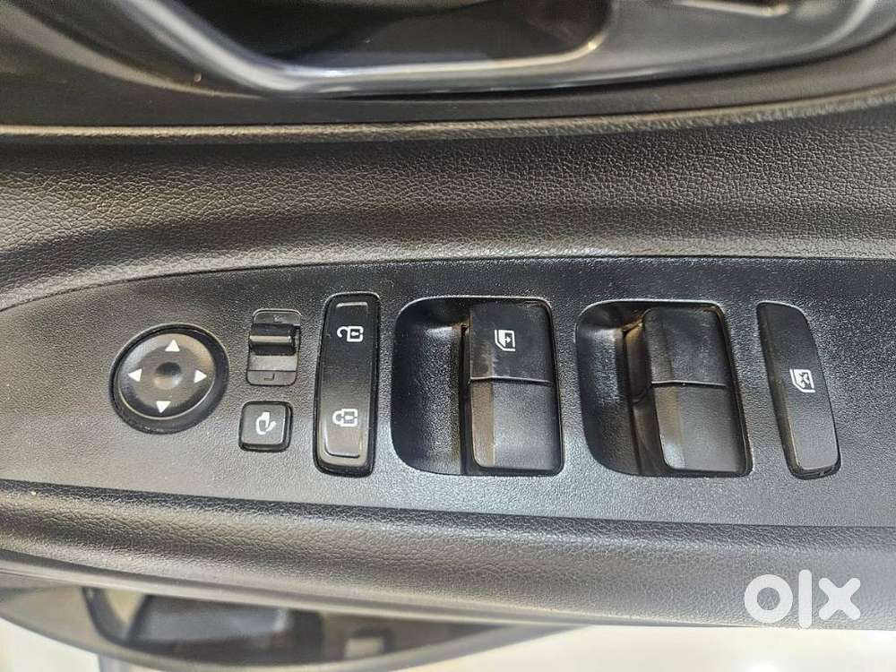 Hyundai I20 Sportz 1.2 Ivt, 2023, Petrol